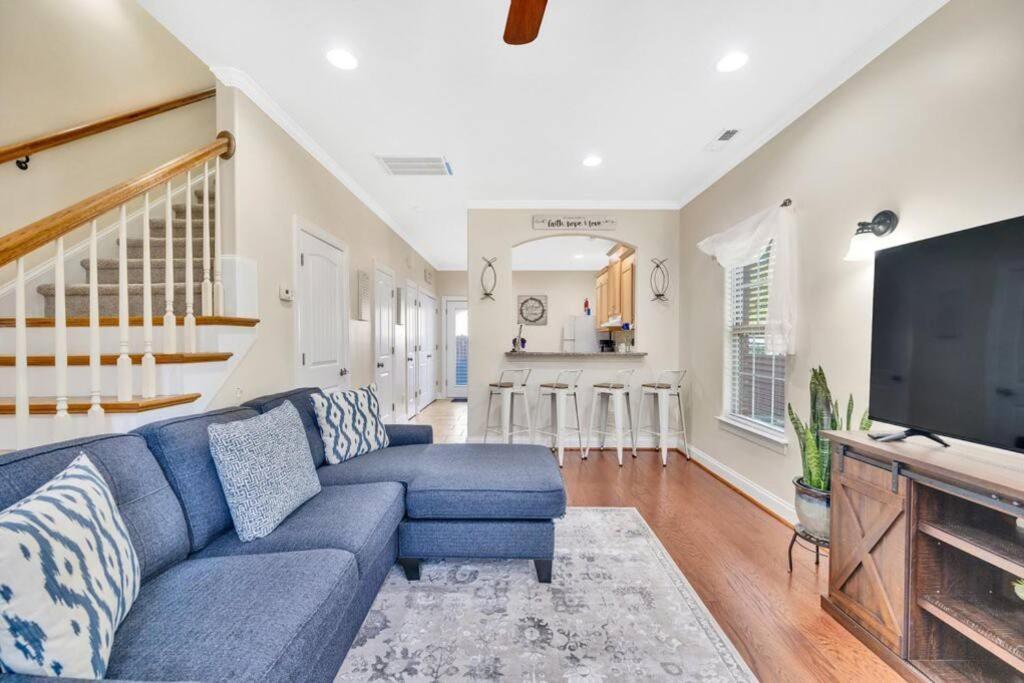 Villa Cozy 2B Townhouse King Bed Free Parking Tv In Brs Concord Exterior foto