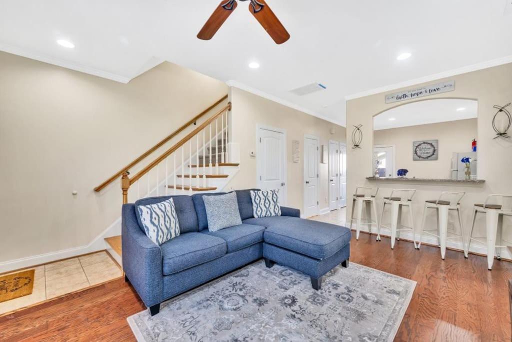 Villa Cozy 2B Townhouse King Bed Free Parking Tv In Brs Concord Exterior foto